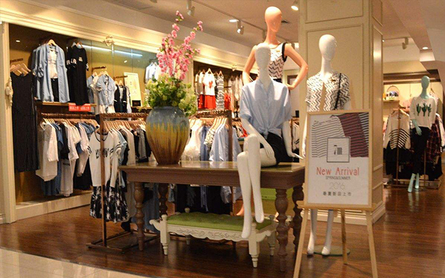 陈列重于导购 快时尚服装店不应只“盯着产品”